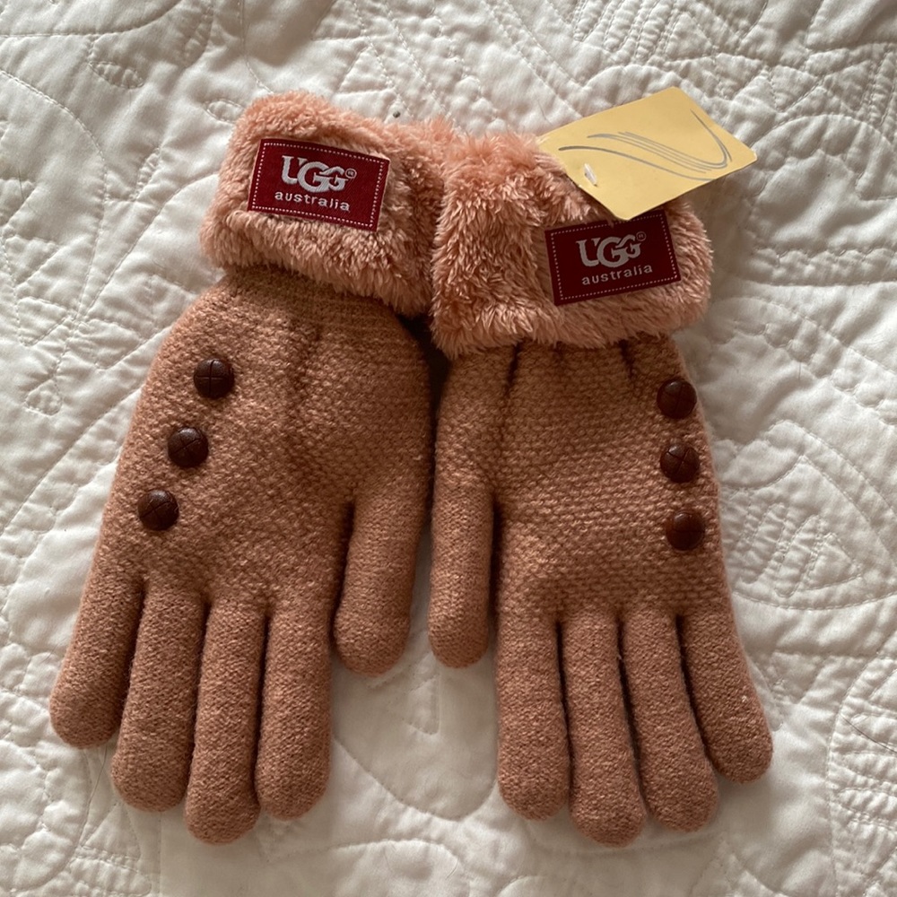 UGG Gloves NWT
